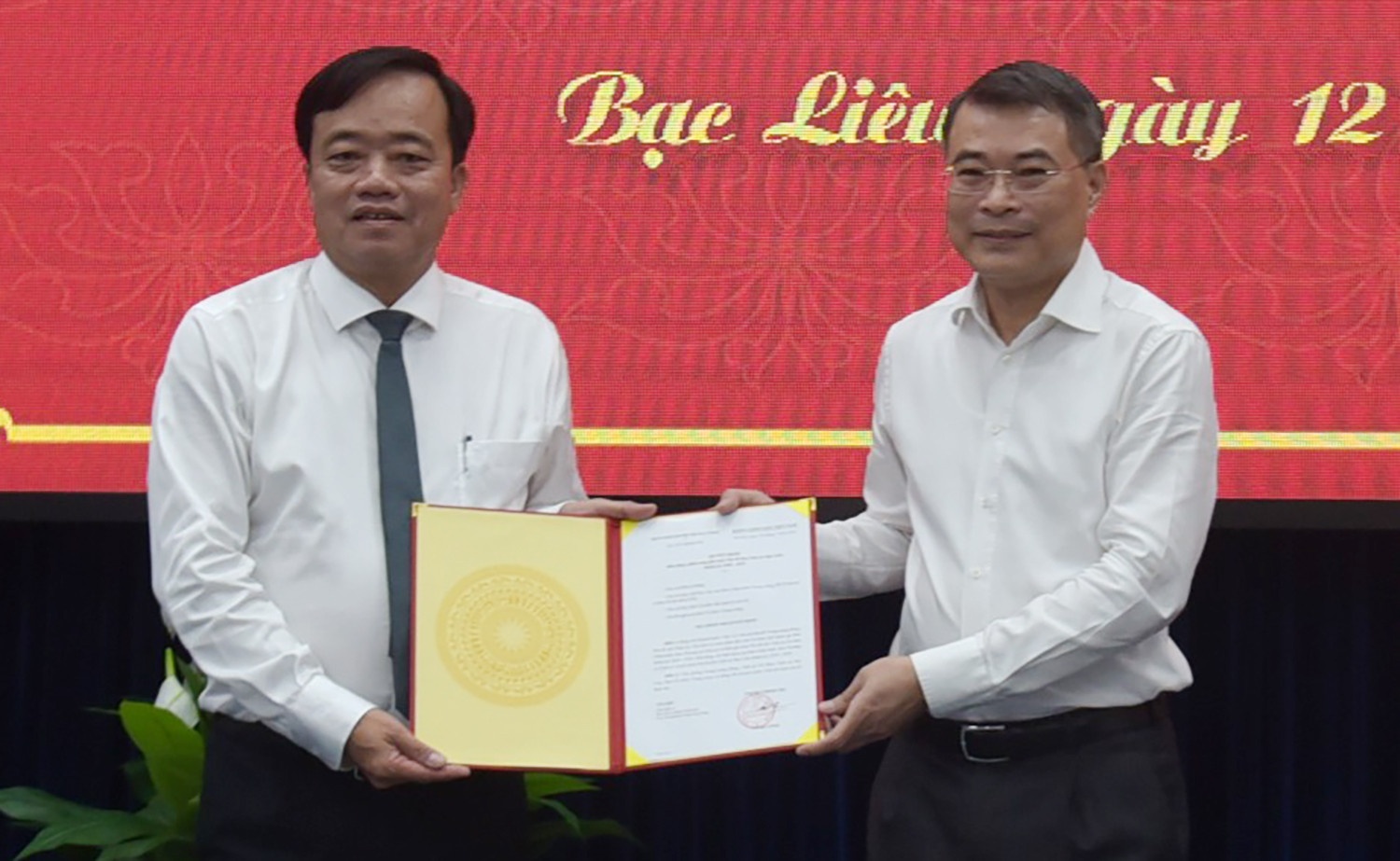 Chu tich UBND tinh Ca Mau lam Pho Bi thu Tinh uy Bac Lieu hinh anh