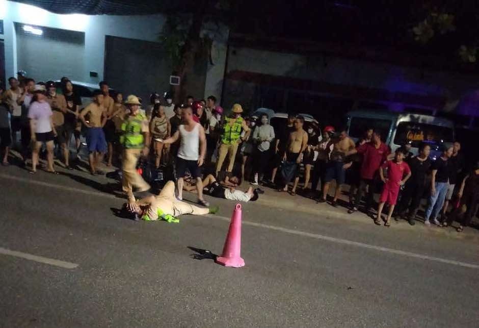 Canh sat giao thong bi xe tong tai chot do nong do con hinh anh