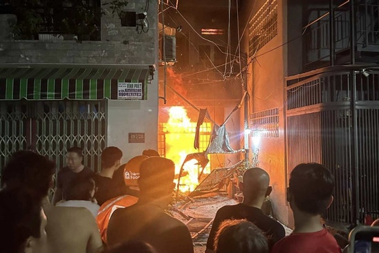 Chay nha o TP.HCM, 3 me con tu vong hinh anh