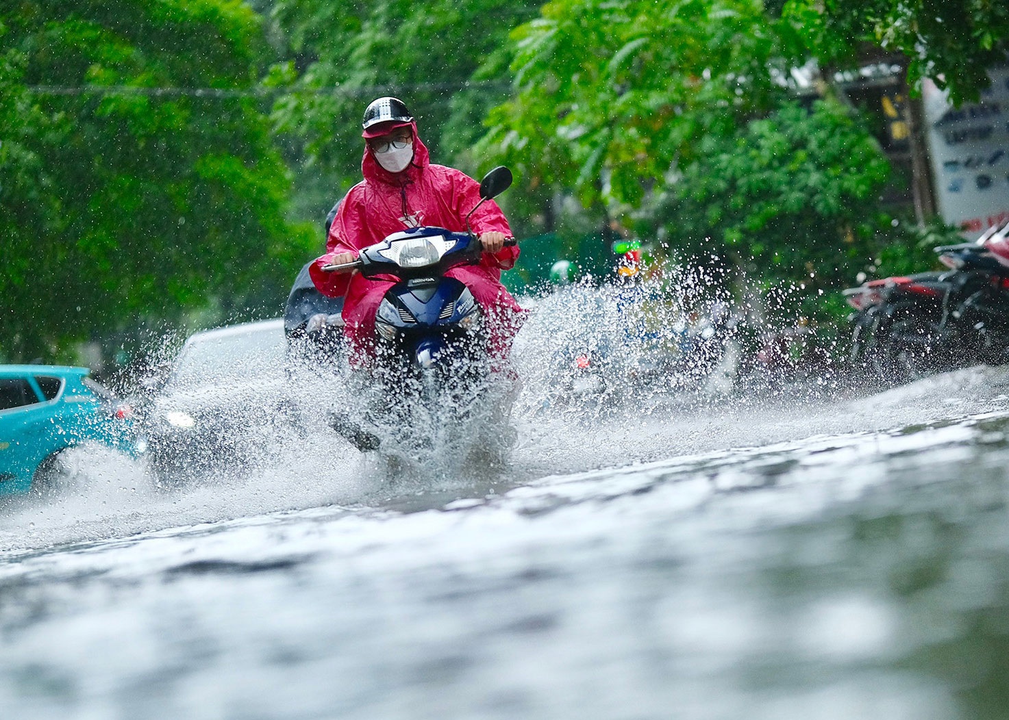 Ha Noi mua to vao chieu toi hinh anh