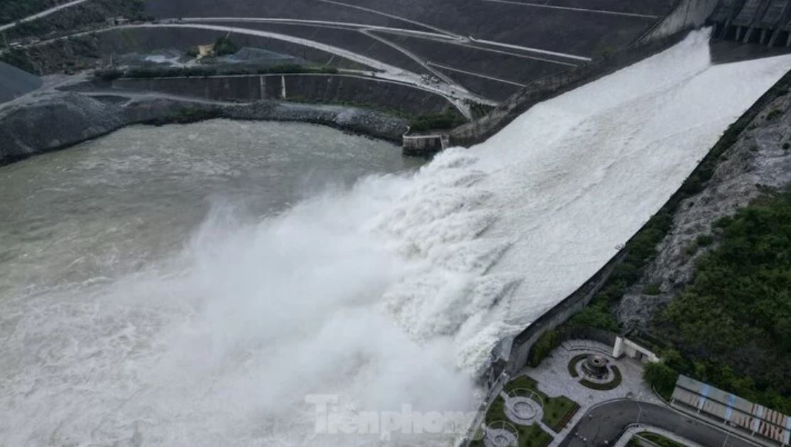 Thuy dien xa day anh 1