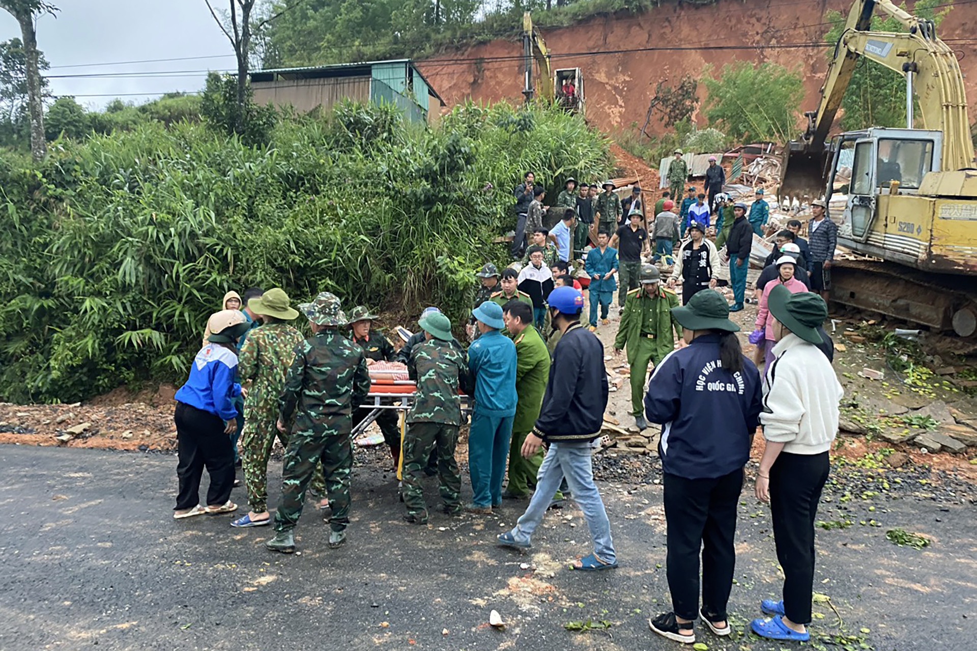 Sat lo Lam Dong anh 1