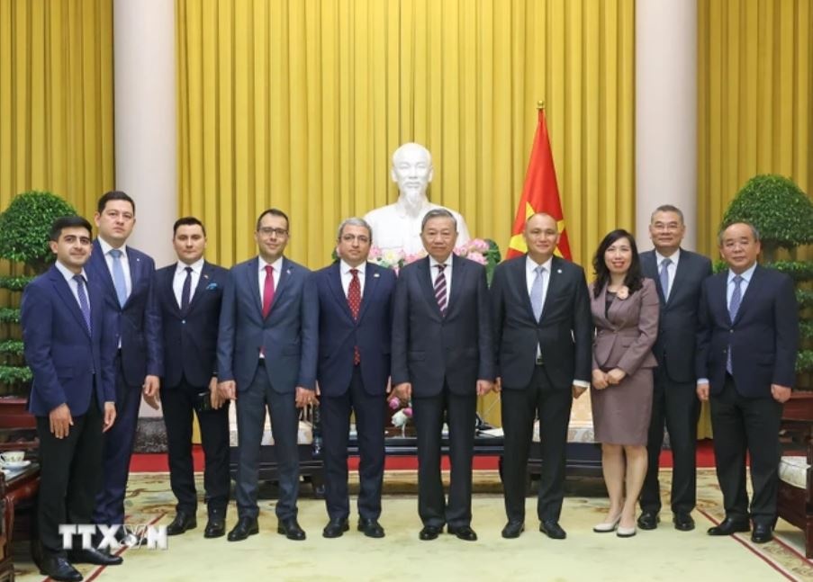 Chu tich nuoc To Lam anh 2