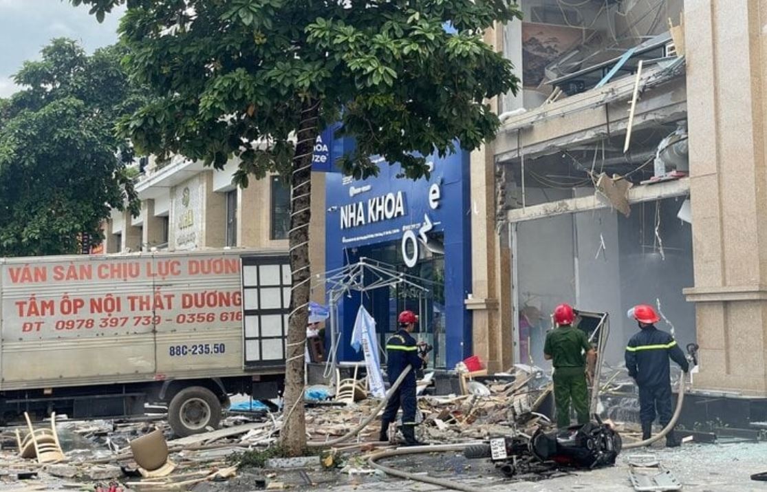 No lon tai quan sap khai truong o Vinh Phuc, 7 nguoi bi thuong hinh anh