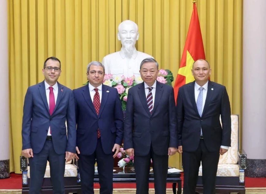 Chu tich nuoc tiep Dai su cac nuoc thuoc To chuc cac quoc gia Turkic hinh anh