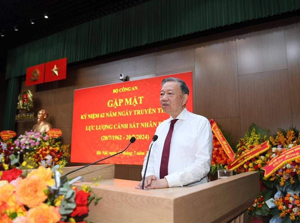 Chu tich nuoc To Lam anh 1