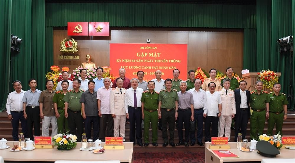 Chu tich nuoc To Lam anh 2