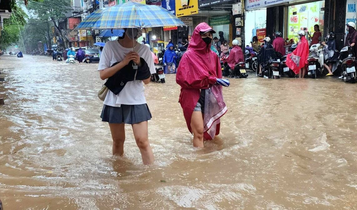 Thoi tiet 16/7: Mien Bac va mien Trung mua lien mien hinh anh