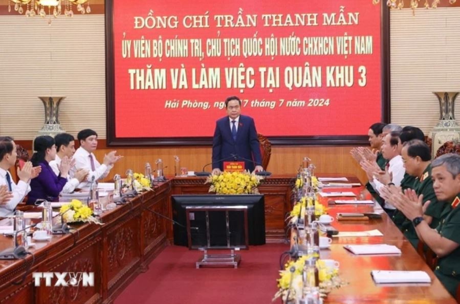 Chu tich Quoc hoi anh 2