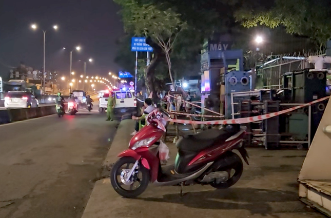 Au da trong cuoc nhau, mot nguoi bi dam tu vong o TP.HCM hinh anh