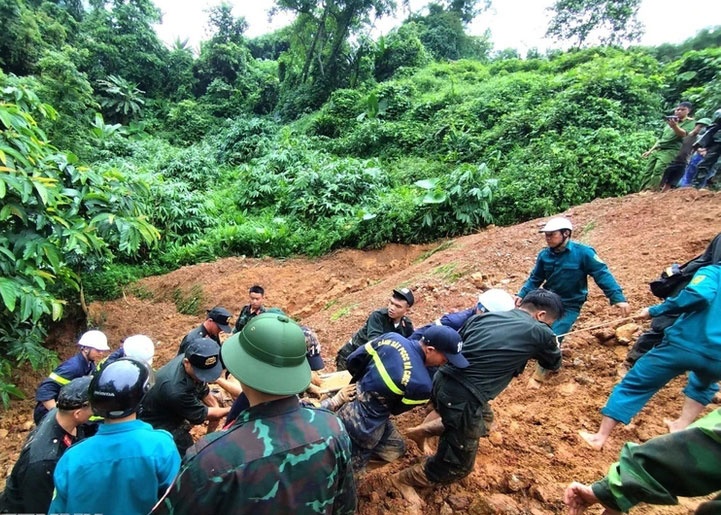 Chu tich nuoc gui loi chia buon toi cac gia dinh bi nan vu sat lo hinh anh