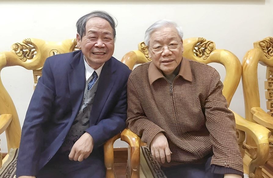 Chiec ao cu va cuoc doi thanh bach cua Tong bi thu Nguyen Phu Trong hinh anh