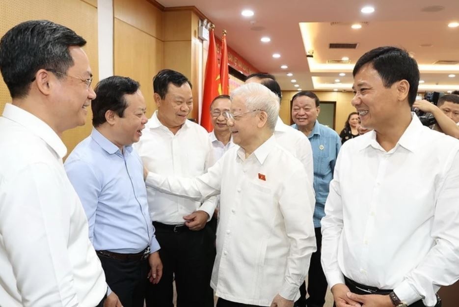 Tong bi thu - nha chinh tri sac sao, suot doi cong hien hinh anh