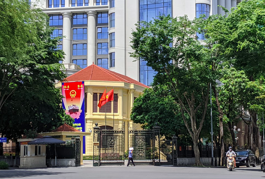 Ha Noi khong de 'lot' cap uy khoa moi nguoi co bieu hien giau nhanh hinh anh