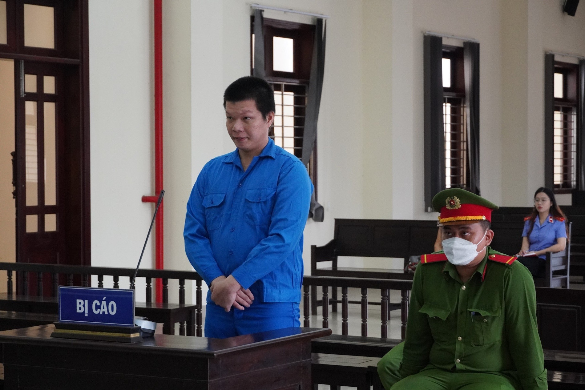 Bat coc con gai ban than, doi tien chuoc 2 ty dong de tra no co bac hinh anh