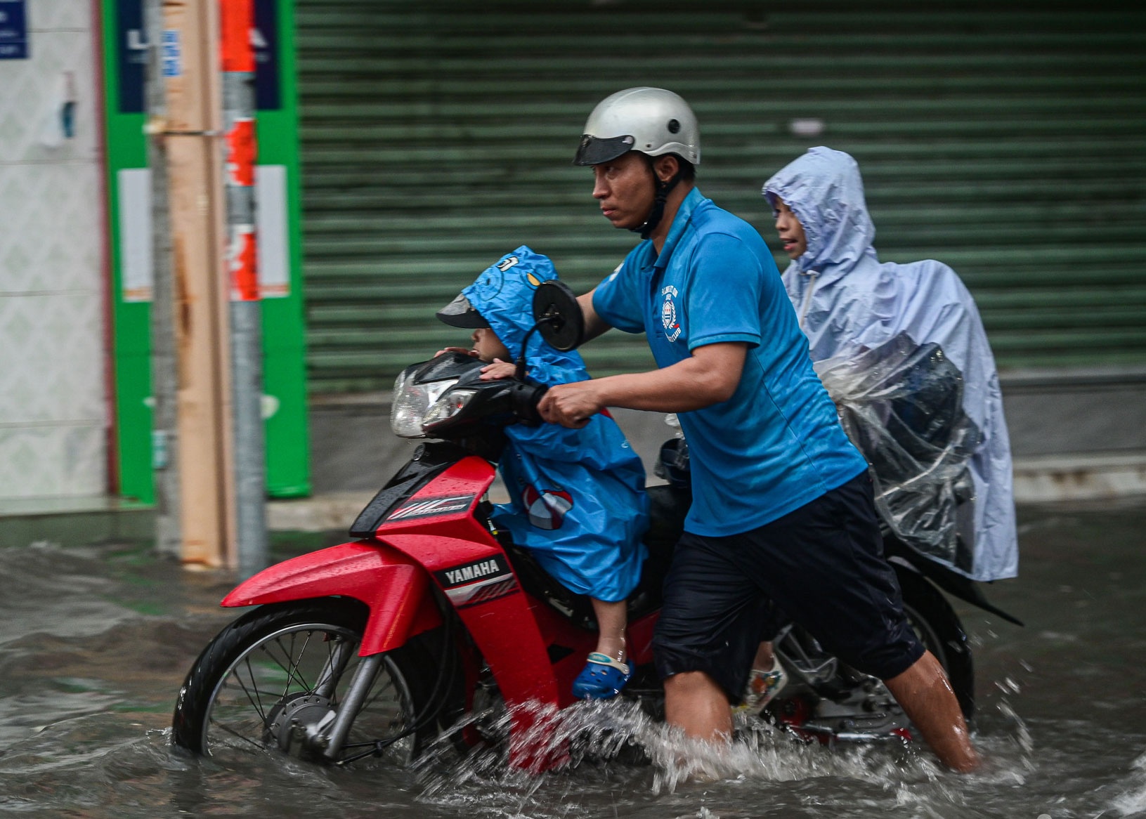 Mua lon o Tay Nguyen va mien Dong Nam Bo hinh anh