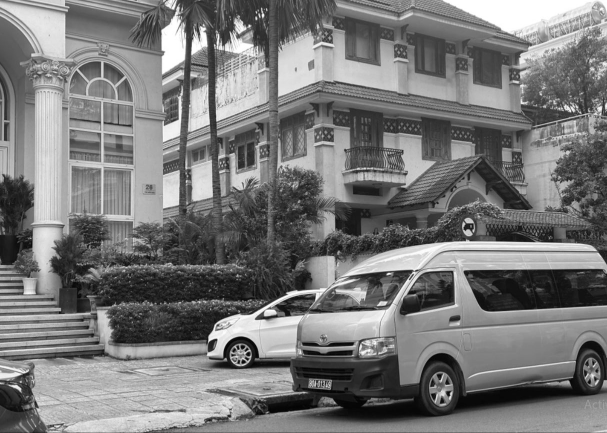 Canh sat thuoc Bo Cong an co mat o nha CEO Quoc Cuong Gia Lai hinh anh