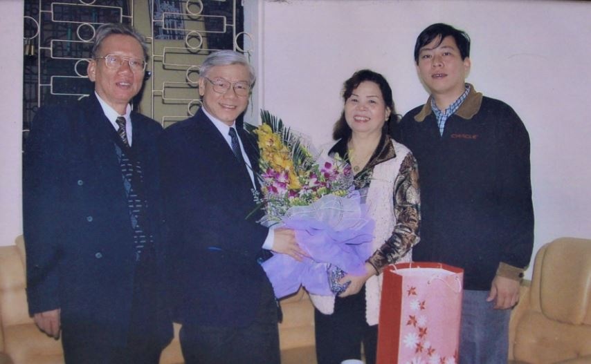 Tong Bi thu Nguyen Phu Trong trong ky uc cua co giao tieu hoc hinh anh