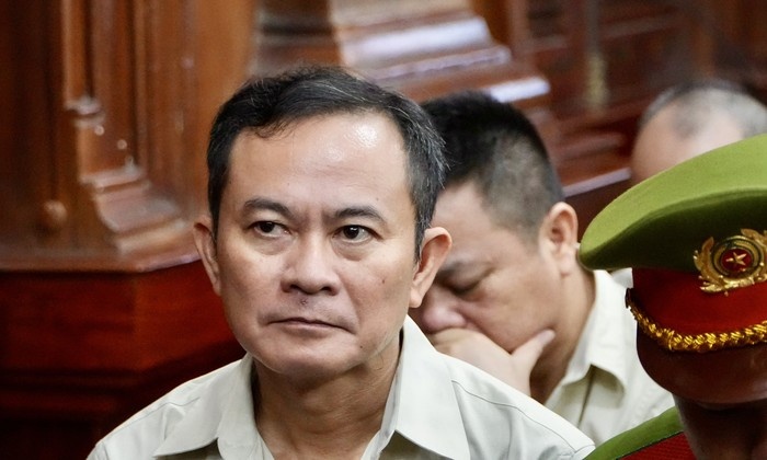 'Ong trum' dang kiem mien Tay nhieu lan ra Ha Noi de dua tien hoi lo hinh anh