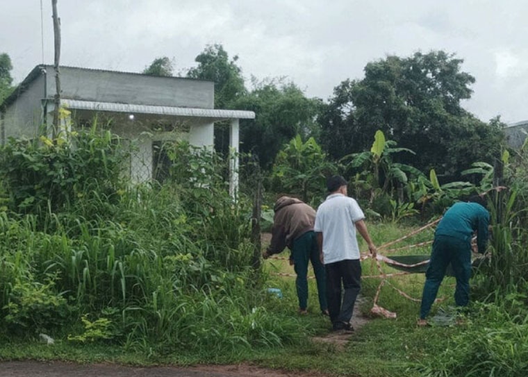 Phat hien thi the nguoi phu nu bi dot chay trong phong tam hinh anh