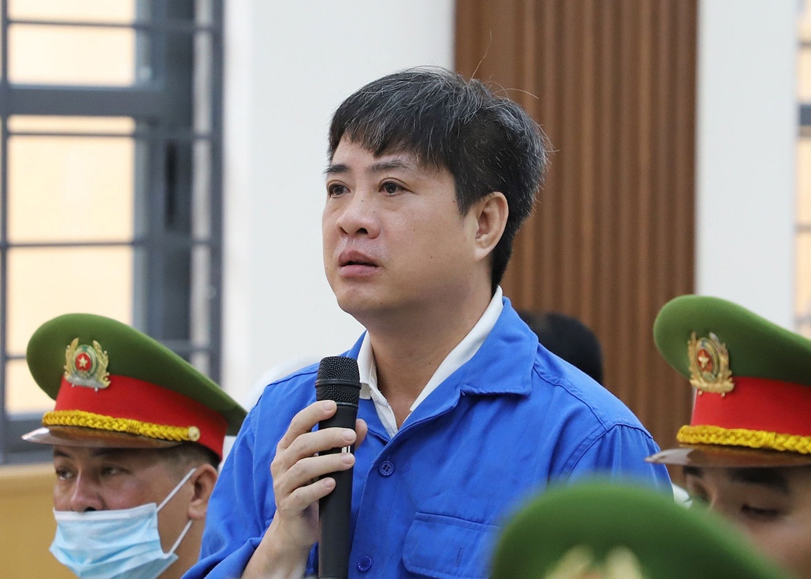 Loat cuu can bo o An Giang linh an vi 'rut ruot' ngan sach di chuc Tet hinh anh