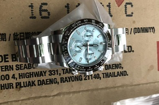 12 gio bat giu ke dot nhap biet thu trom dong ho Rolex, nhan kim cuong hinh anh