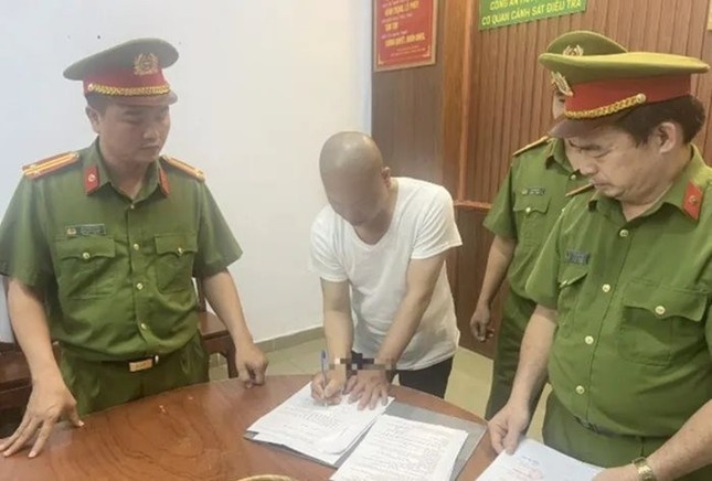 Xet xu nguoi tu xung 'Thich Tam Phuc' ve toi lua dao, lam gia giay to hinh anh