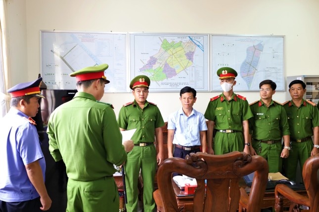 Bat Pho ban Quan ly cac khu cong nghiep tinh Hau Giang hinh anh