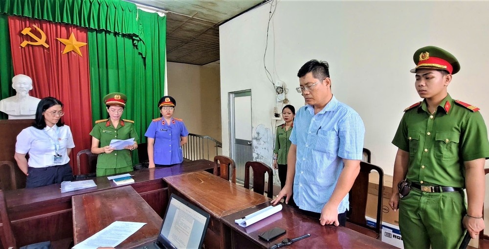 Cong nghiep Hau Giang,  Pham Minh Toan,  Ngo Tan Quoc anh 2