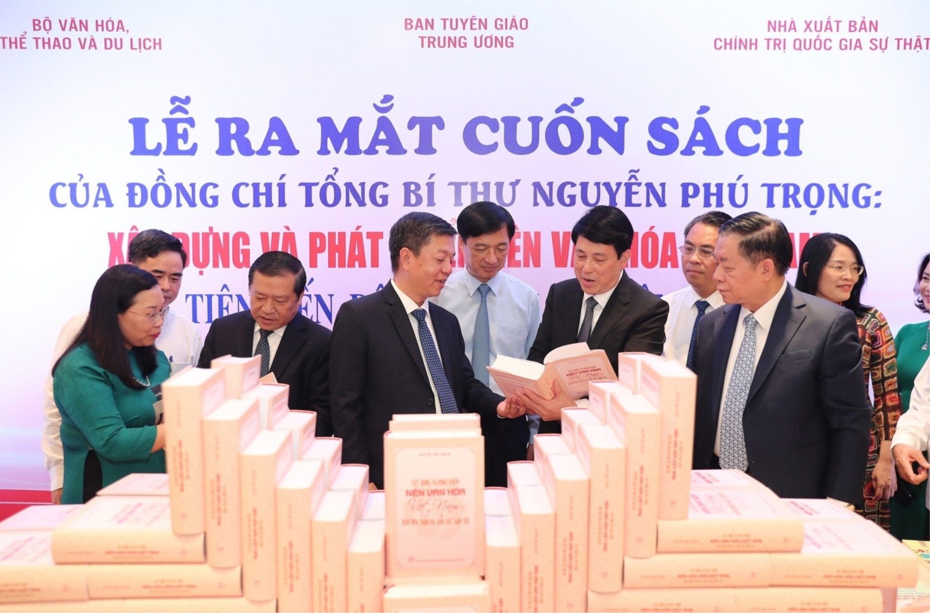 Nguyen Phu Trong anh 2