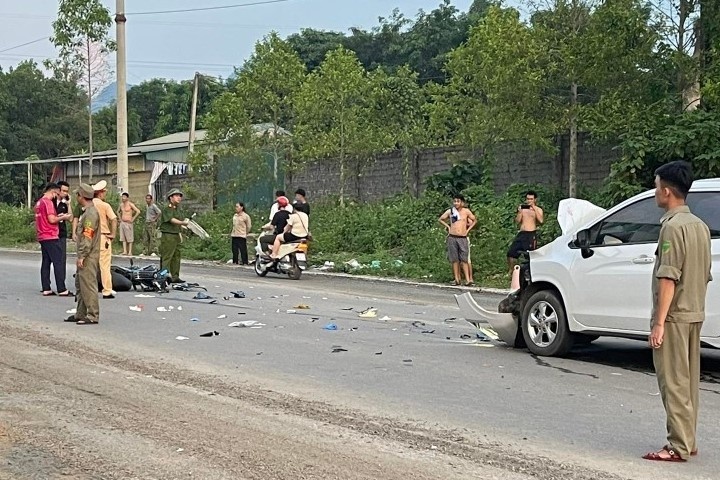 Tai nan nghiem trong tren quoc lo gan TP Hoa Binh hinh anh