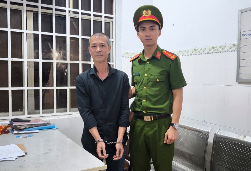 Bat tam giam doi tuong nhan tien chuyen nham nhung khong tra hinh anh