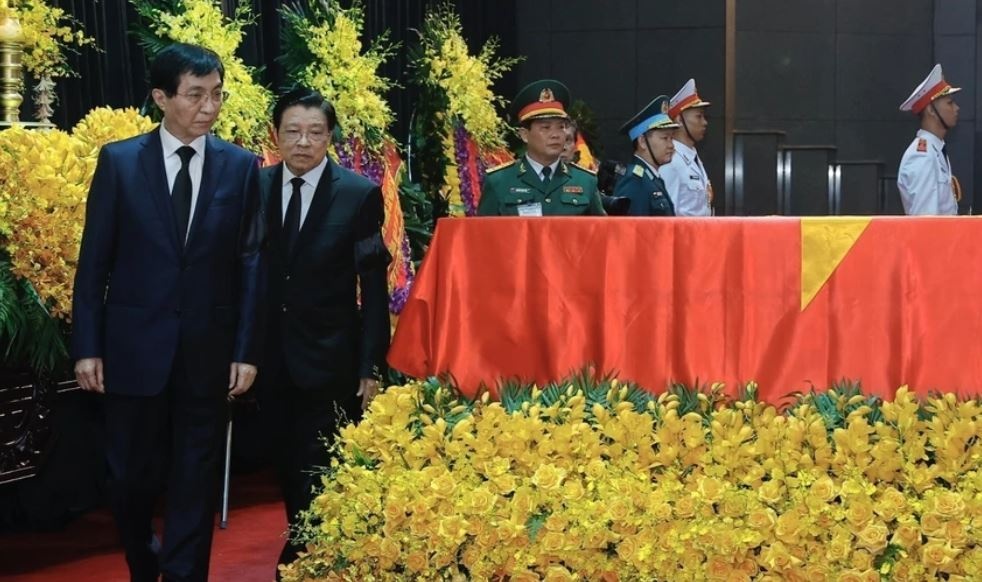 Doan Trung Quoc vieng Tong Bi thu Nguyen Phu Trong hinh anh