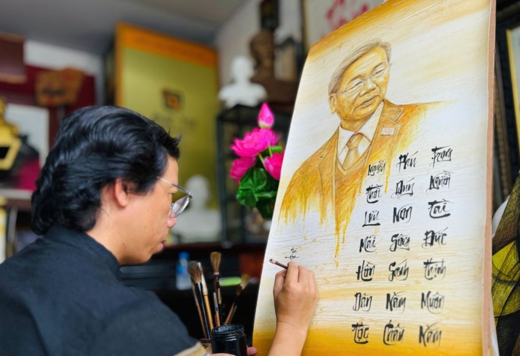 Tac pham dac biet o Dong Nai khac hoa chan dung Tong Bi thu hinh anh