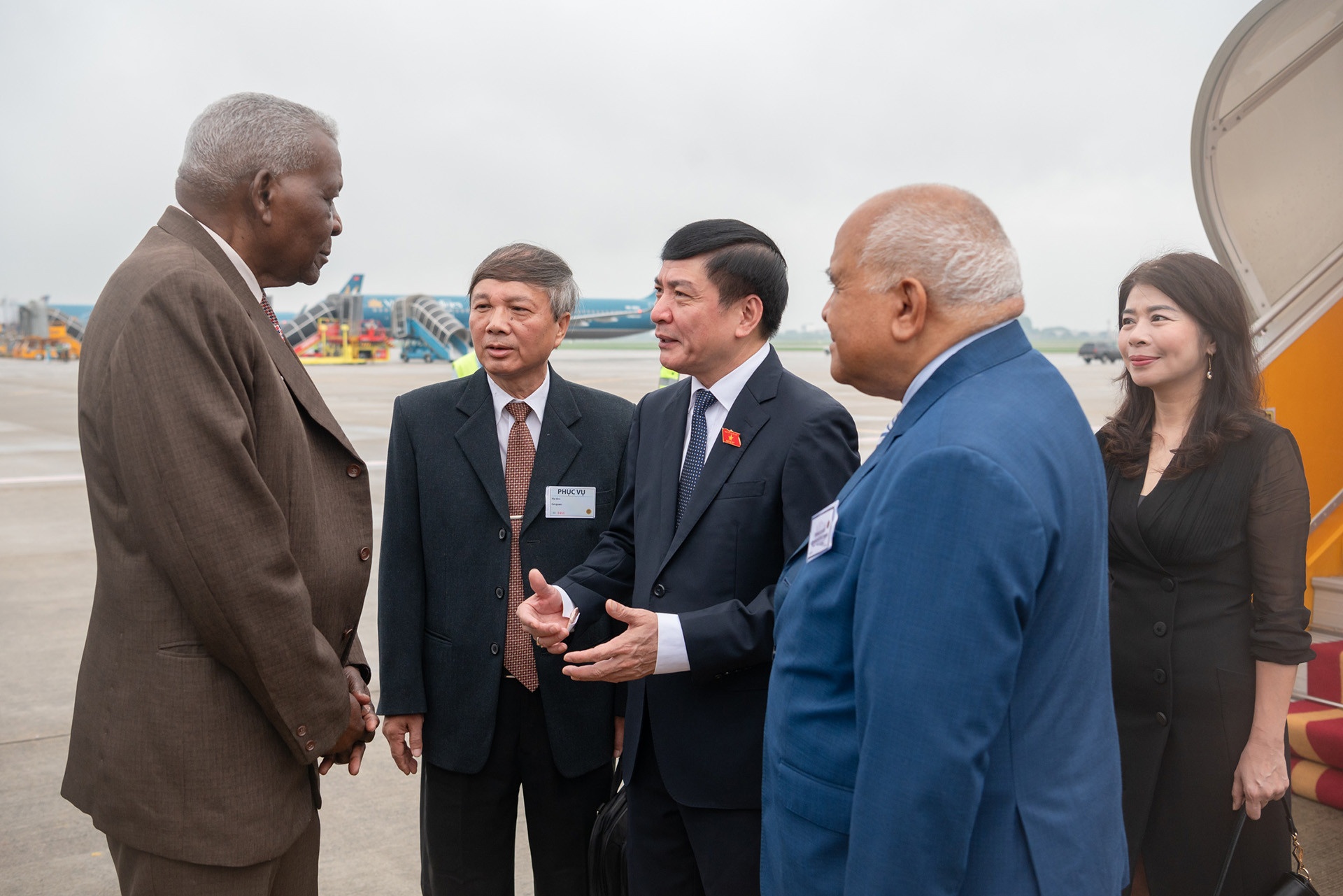 Chu tich Quoc hoi Cuba den Ha Noi, du le tang Tong bi thu hinh anh