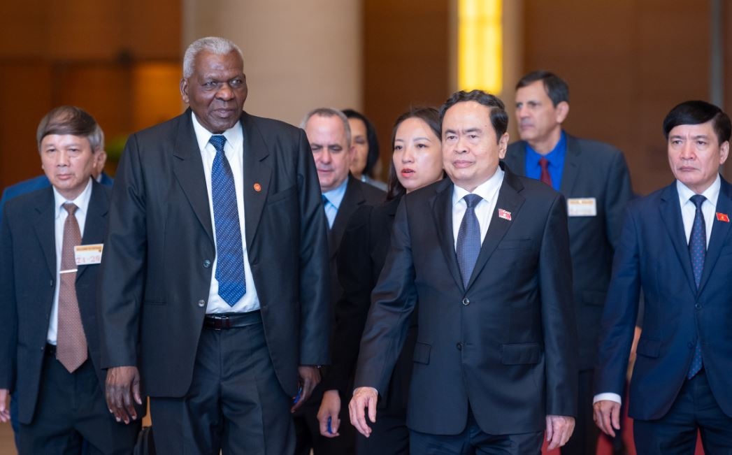 Chu tich Quoc hoi Tran Thanh Man tiep Chu tich Quoc hoi Cuba hinh anh