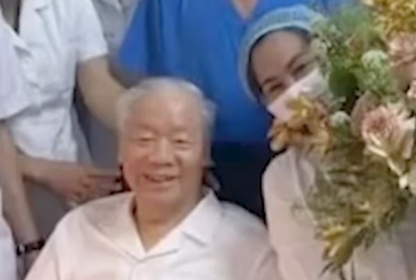 Tong bi thu gian di trong tam tri cua y bac si Benh vien 108 hinh anh