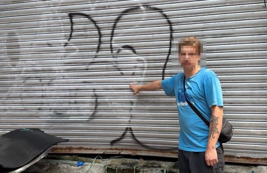 Truc xuat hai nguoi nuoc ngoai ve bay o TP.HCM hinh anh