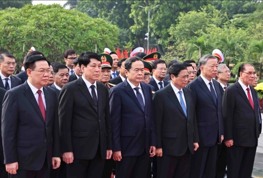 Lanh dao Dang, Nha nuoc tuong niem cac anh hung liet si hinh anh