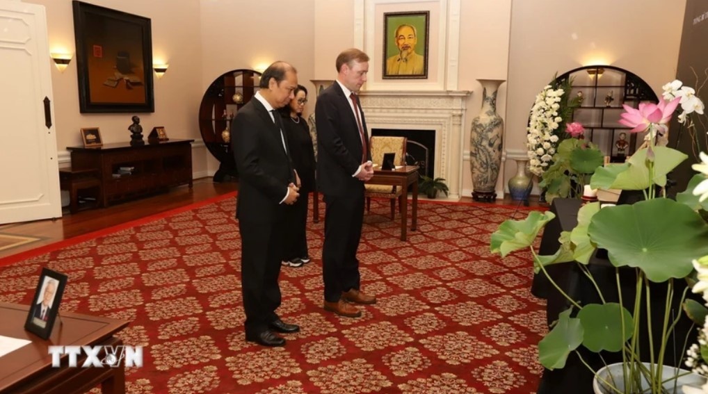 Le vieng Tong Bi thu Nguyen Phu Trong tai Dai su quan Viet Nam tai My hinh anh