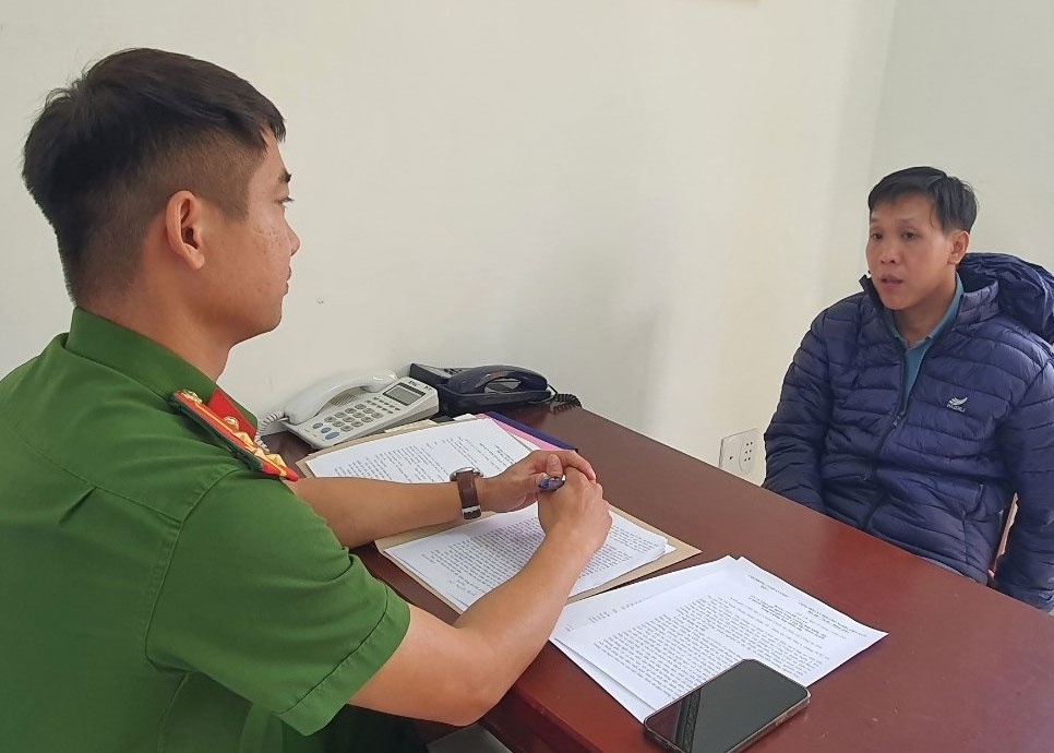 Tam giu doi tuong say ruou dung dao dam ban nhau tu vong hinh anh