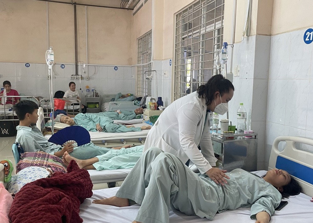 Thong tin ve vu 48 du khach nghi ngo doc thuc pham tai Phan Thiet hinh anh