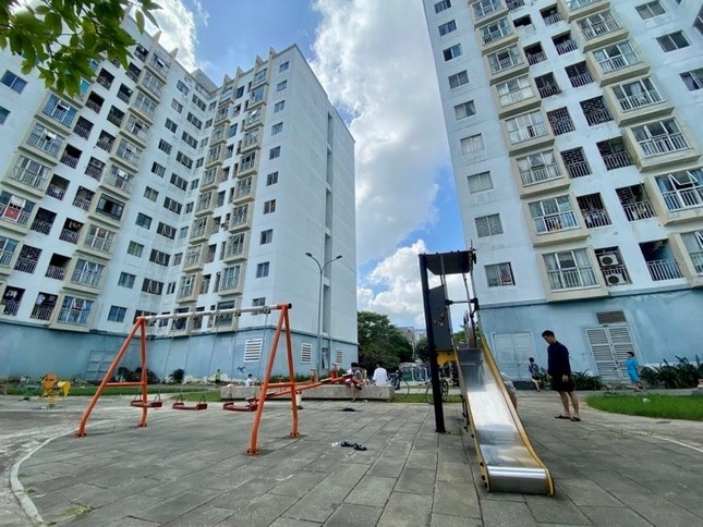 Dong dat o Kon Tum, nguoi dan Da Nang 'hu hon' vi rung lac hinh anh