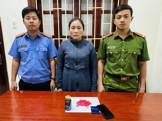 Nuốt ma túy,  Đưa đến bệnh viện,  Trần Thị Lý ảnh 1 Nuot ma tuy,  Dua den benh vien,  Tran Thi Ly anh 1