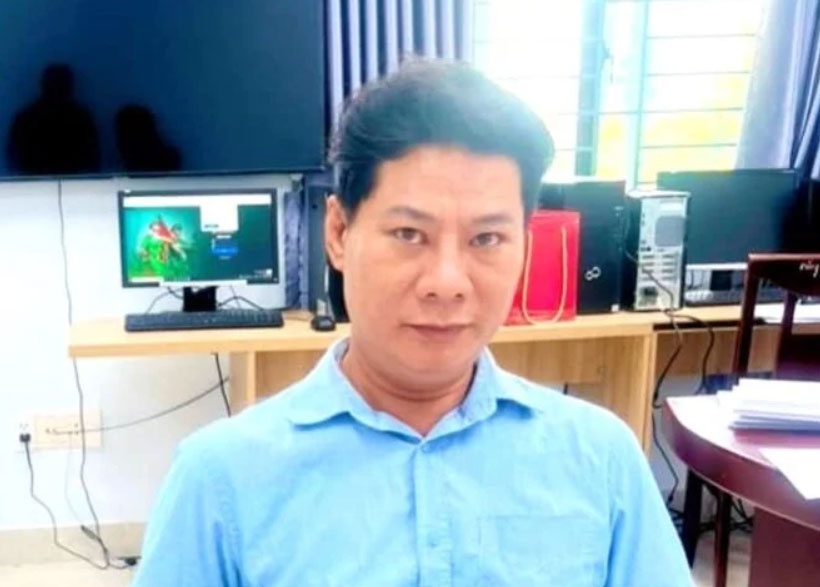 Phan lo ban dat cua nguoi khac, ga dan ong bi bat hinh anh