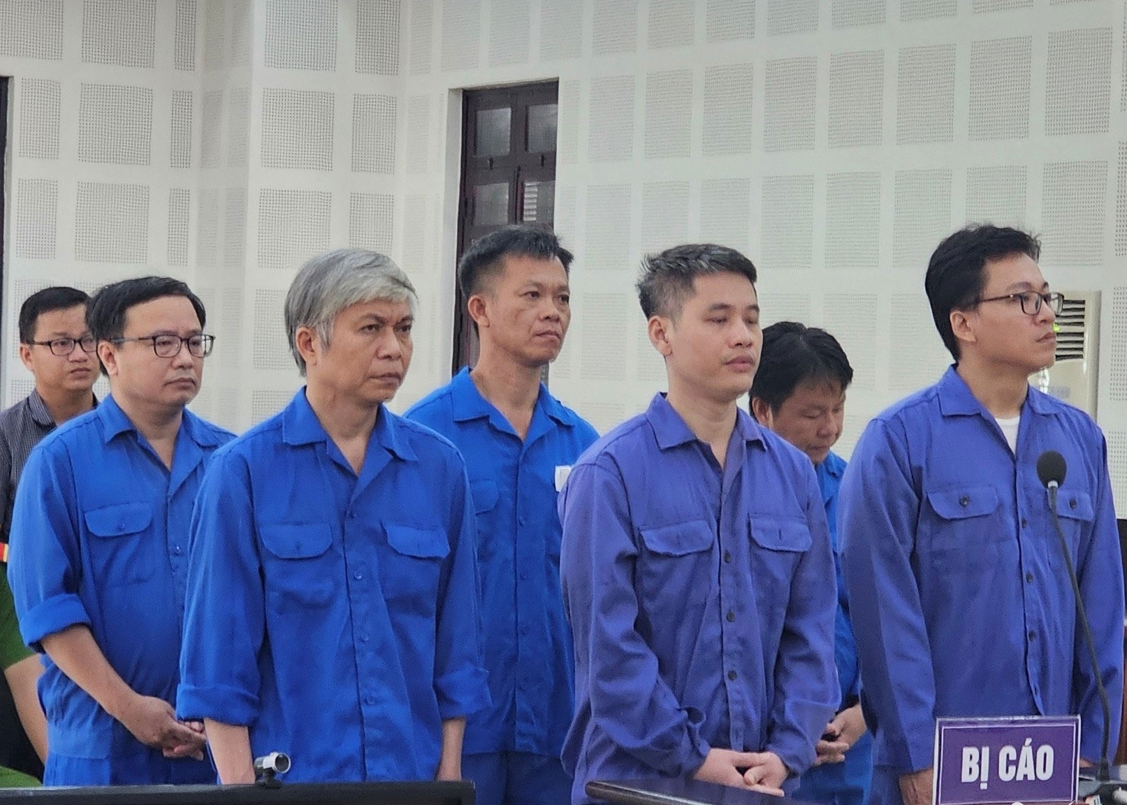 Nhan hoi lo, cuu chu tich quan o Da Nang cung thuoc cap hau toa hinh anh