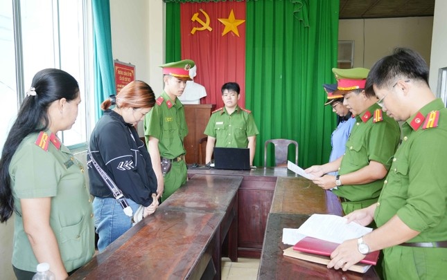 Bat giam doc lap cong ty lua dao xuat khau lao dong hinh anh