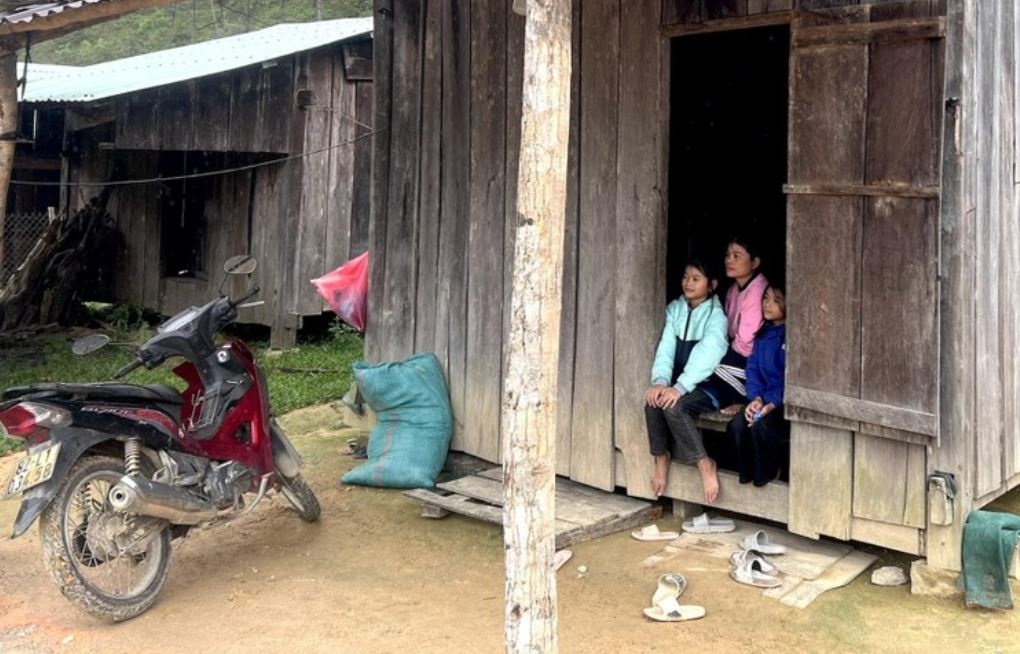 Loi ke tu tam chan dong dat o Kon Tum hinh anh