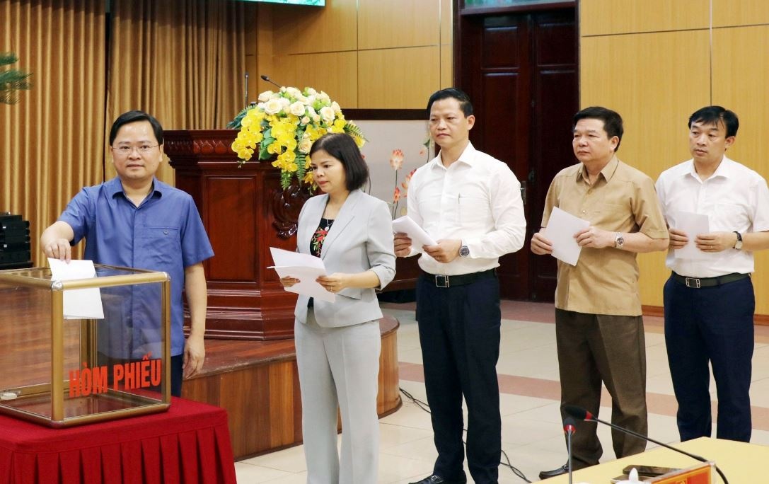 Ong Vuong Quoc Tuan duoc bau lam Pho Bi thu Tinh uy Bac Ninh hinh anh