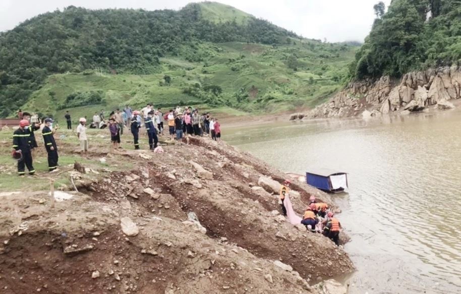 Tim thay thi the nan nhan 12 tuoi bi lu cuon o Son La hinh anh